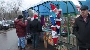 Торговлю предновогодними атрибутами в Новозыбкове открыли прямо на улице