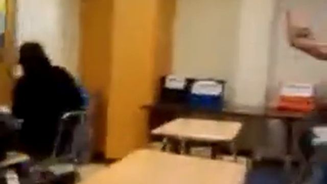 Martin Flicks Off Jason-Jerking Off смотреть онлайн