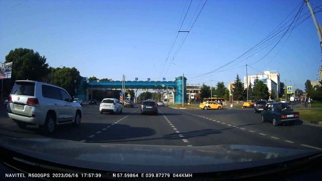 Видеорегистратор Navitel R500 gps пример съемки смотреть онлайн