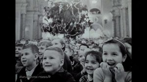 Новый год в СССР детские утренники. Ёлка в Москве Дед Мороз и Снегурочка с ребятами. Ретро фото