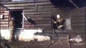 Тела женщины и двоих детей обнаружили при тушении пожара