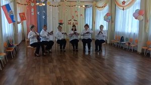 "Катюша на ложках" в исполнении педагогов детского сада