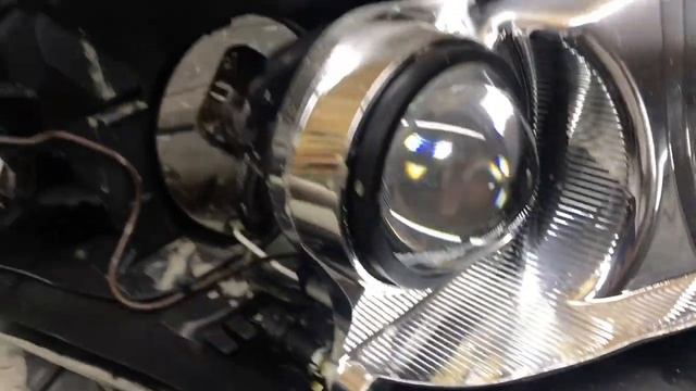 Megane 2 Замена галогеновых заводских линз на Bi-led dual hyperboloid) смотреть онлайн