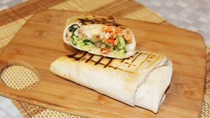 Шаурма. Рецепт домашней шаурмы с курицей.