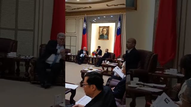 直播！#韓院長 接見包瑞翰時提柯P又失言「我得票率遠高於你們」！韓院長尷尬脫口.... смотреть онлайн