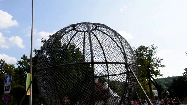 Мото в шаре шар смерти Москва Трюковой Аттракцион Шар Смелости День Московского спорта в Лужниках