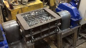 Промышленный двухвальный Шредер _Спектр 1000М_ - Переработка обуви, кожи и т.д.