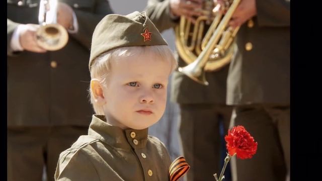 Авилов Алексей - Идет солдат по городу...!