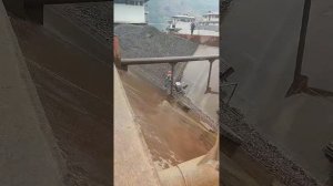 Строительство, разгрузка баржи часть 2