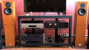 speaker - Xavian Giulietta, amplifier - Carver CM1090, CD - Wadia 850