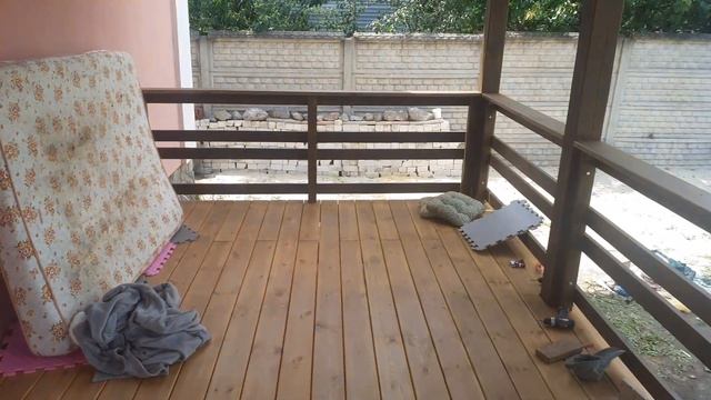 Строительство террасы у дома из массива сосны#терраса #натуральноедерево #плотник
