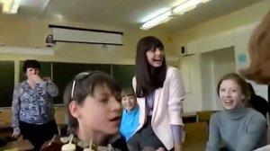 Чётко зачитал реп в школе