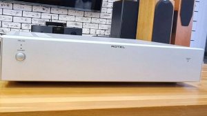 Краткий обзор и пример звучания Rotel RB-06 + Bowers & Wilkins CDM 9NT + Topping E70