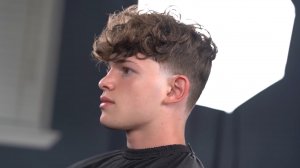 Мужская стрижка TAPER FADE на кудрявые волосы