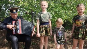 Шальнев Владимир и внучки Забазнова Дарья Савинова Кира и Савинова Ксения