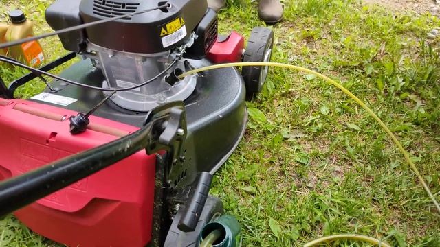 Как слить масло из газонокосилки Stiga смотреть онлайн