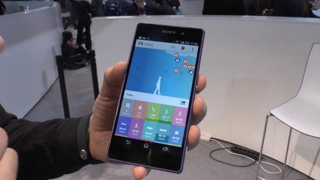 Blick auf das Sony Live Log: Fitness-Armband und Android-App смотреть онлайн