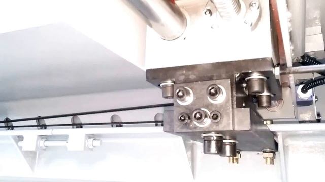 Accurl 6mm Metal Sheet Shearing Machine 4 meter Hydraulic Metal Cutting Machine 8mm Shearing Machin
