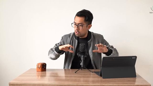 Suben UNBOXING de Xiaomi Mi 11 Ultra ANTES DE SU LANZAMIENTO | El Recuento смотреть онлайн