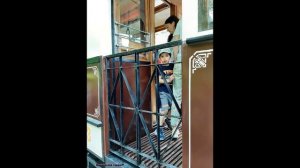 Москва парад ретро транспорта на Чистопрудном бульваре Старинные трамваи и уникальные автомобили