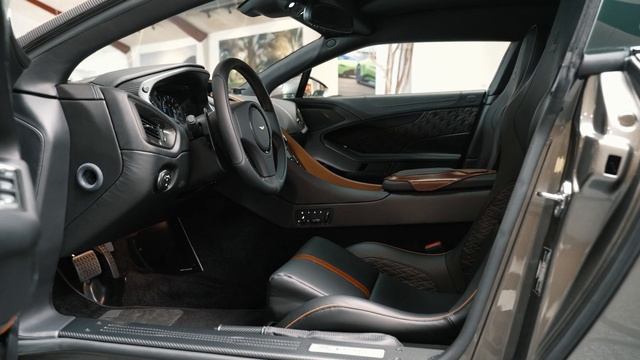 Aston Martin Vanquish Zagato Shooting Brake смотреть онлайн