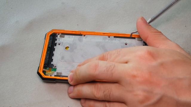 myPhone Hammer Energy - Phone Dissasembly смотреть онлайн