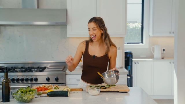 How to Make Caesar Salad 3 Different Creative Ways: chicken bites, pesto, veggies