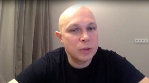 Сатья Дас ударил женщину сумкой. Психолог абьюзер?