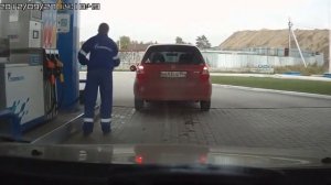 Почему нас заставляют глушить мотор и не пользоваться телефоном на заправке?#почему#на заправке#топ