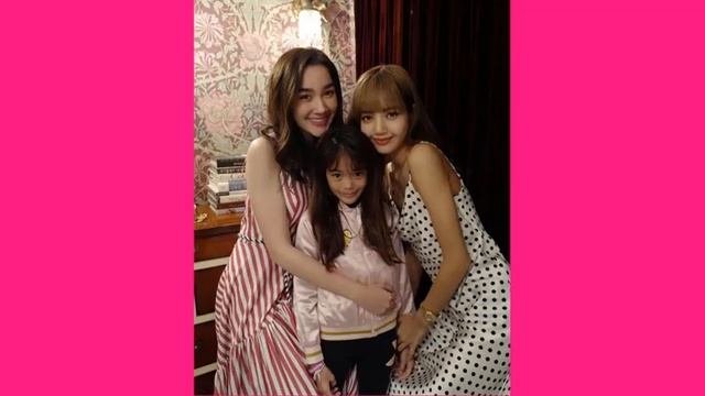 BLACKPINK LISA WITH HER THAI BESTFRIEND 190901 смотреть онлайн
