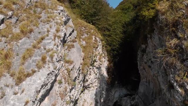 Абхазия, Новый Афон — У Иверской горы (4K - 60 fps) смотреть онлайн