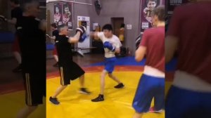 Трешка с дальней | Серии #ударов на лапах 70 | #Бокс | #Тренировки по боксу