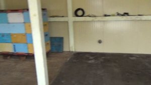 500+ Цех для откачки мёда.