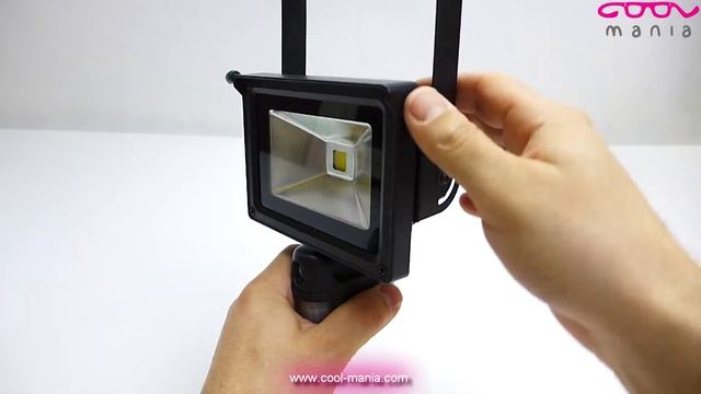 PIR camera wifi with HD + Outdoor LED reflector + motion detection (www.cool-mania.com) смотреть онлайн