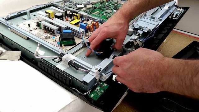 PART 3: LG LCD TV and Smart TV [Raspberry Pi] conversion. смотреть онлайн