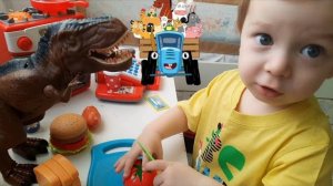 играем в повара _ готовим обед на детской кухне для динозаврика _ развивашки для малышей