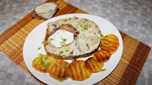 Стейк из тайменя под грибным соусом