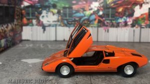 1/64 Tomytec Tomica Limited Vintage Neo Lamborghini Countach LP400 3.9L V12 LV-N