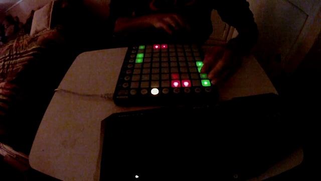 Skrillex - first of the year (equinox) Launchpad смотреть онлайн
