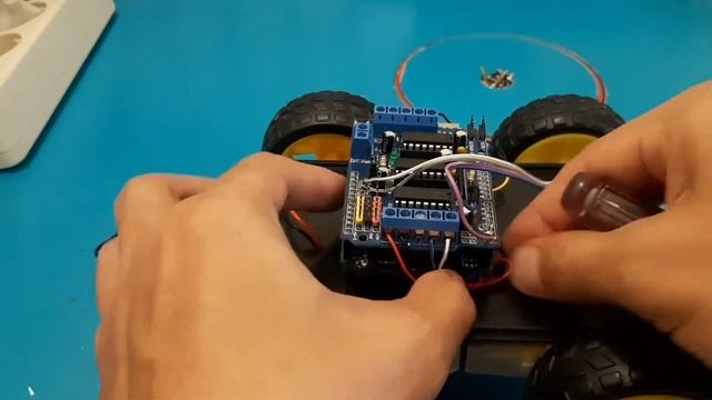 Membuat Robot Pengintai mengunakan Arduino dan IP Camera Android смотреть онлайн