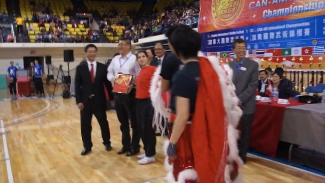 Vancouver lions dance (Shao Lin Hung Gar) 8 lions received award @ Can-Am Intl Kung Fu Champion смотреть онлайн