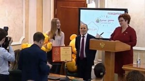 Национальная премия _Золотой медвежонок_ - Лучший детский центр _Яркие дети_ 1 минута