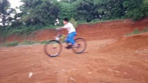 Griya Melati Mas Community Kids,  anak anak bermain sepeda di trek GMMC Bike Park