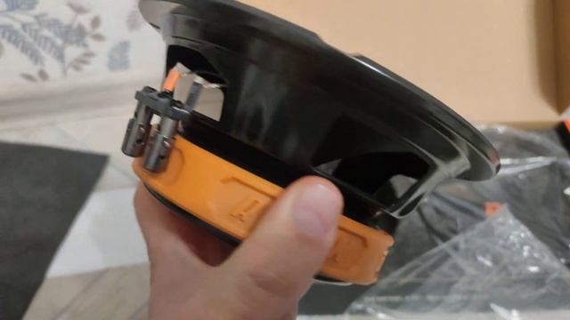 Распаковка DL Audio Raven 165 смотреть онлайн