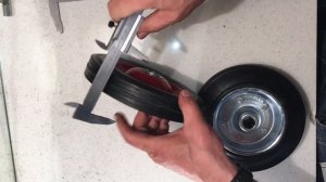 Смотрим колеса для тележек 200 мм с литой черной резиной с разными подшипниками