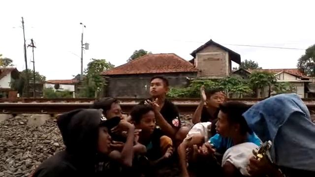 Punk rock brebes kami bisa berkarya смотреть онлайн