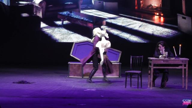 CON.Версия 2024 Ориджинал: The Vampire Chronicles - Lestat de Lioncourt, Louis de Pointe du Lac смотреть онлайн