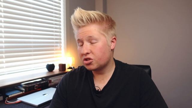 BEST Laptop EVER! - MacBook Pro 14" BASE MODEL Review смотреть онлайн