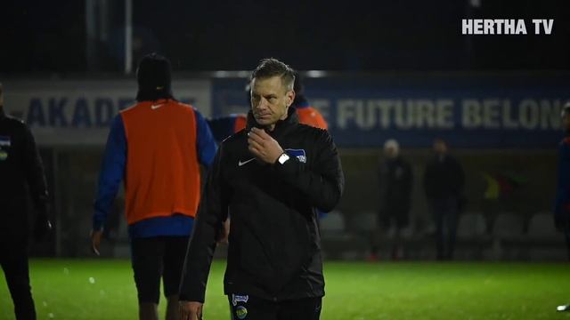 Der erste Tag von Jürgen Klinsmann - Cheftrainer - Hertha BSC смотреть онлайн