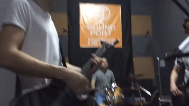 Я Такая Крутая - Юлия Коган (поет Виктория Райкина, cover гр.KRAVA) смотреть онлайн